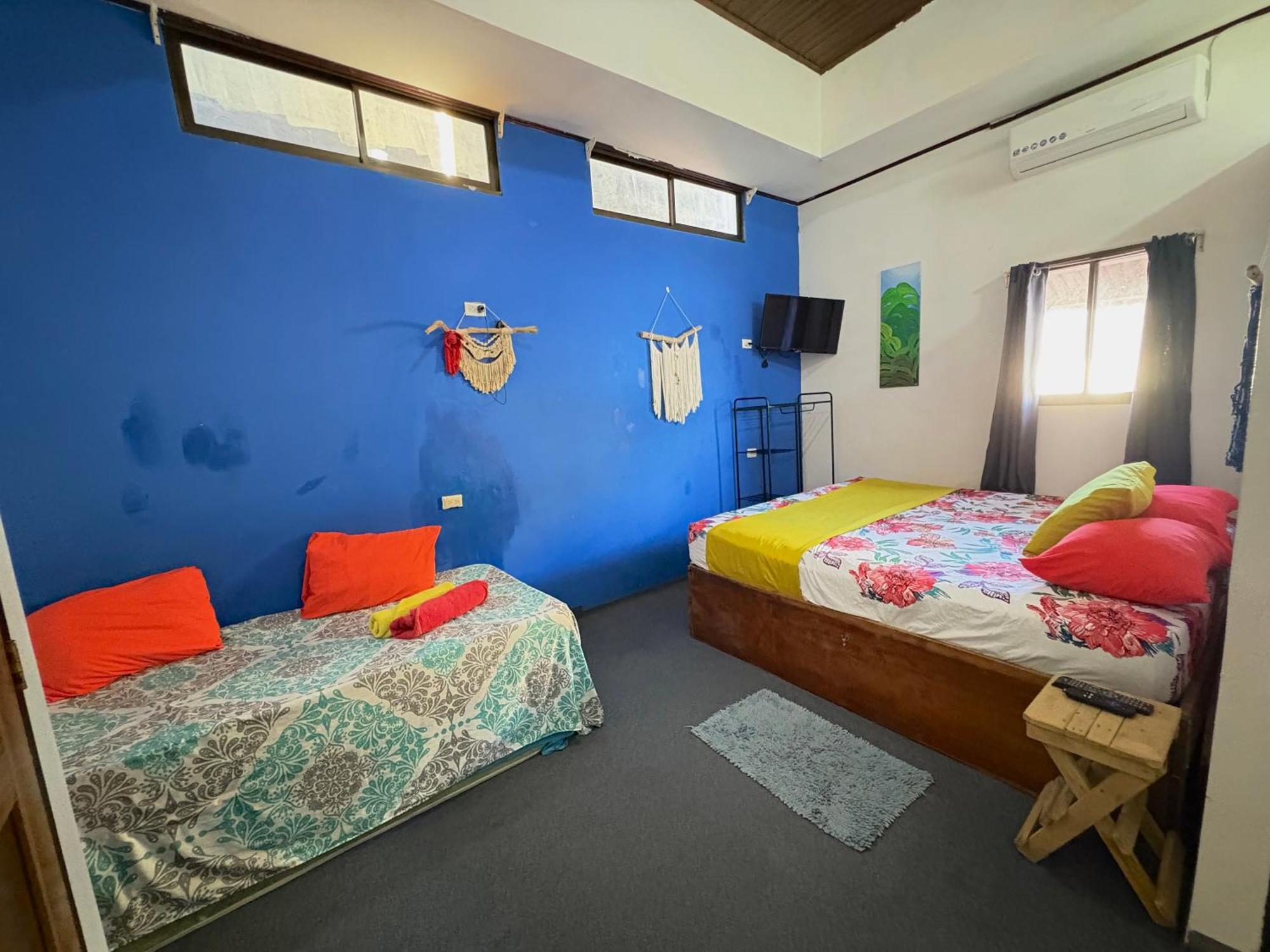 Passifloras Hostel Quepos Exterior photo